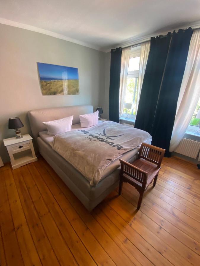 Deluxe Altbaucharme In Zentraler Lage Appartement Kiel Buitenkant foto