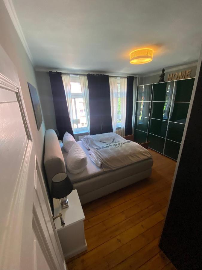 Deluxe Altbaucharme In Zentraler Lage Appartement Kiel Buitenkant foto